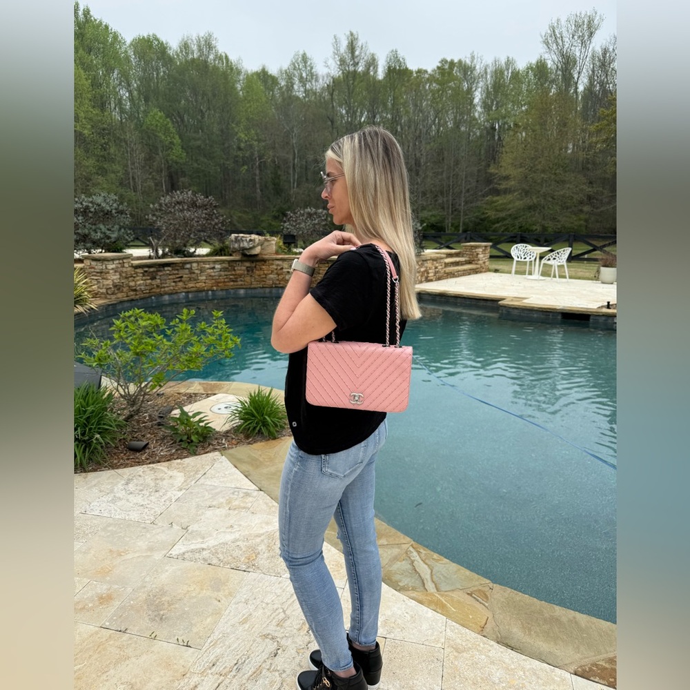 RARE!!! GORGEOUS!! CHANEL Calfskin Studded Chevron Quilted Flap Pink